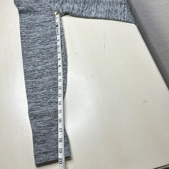 Athleta No Sweatin' It Sharkbite Long Sleeve Top Size Small - Picture 10 of 10